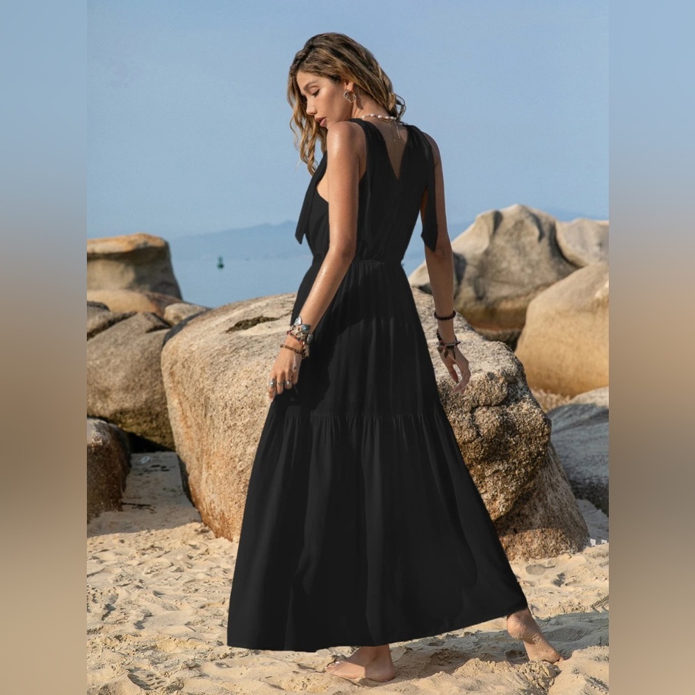 Talulah Black V-Neck Tiered Tie-Shoulder Maxi Dress, Large